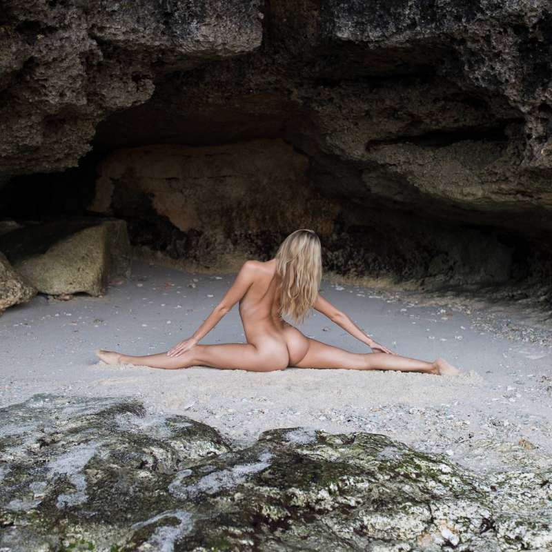 Nude Yoga Girl 1 Dago Fotogallery