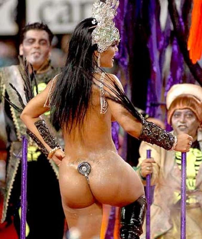 Порно Бразилия В Одежде