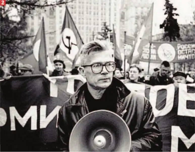 LIMONOV AD UN CORTEO 