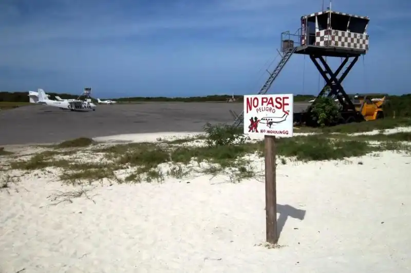 AEROPORTO LOS ROQUES 