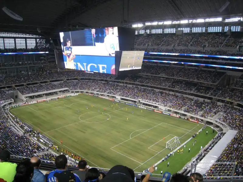 Cowboys stadium inside view 