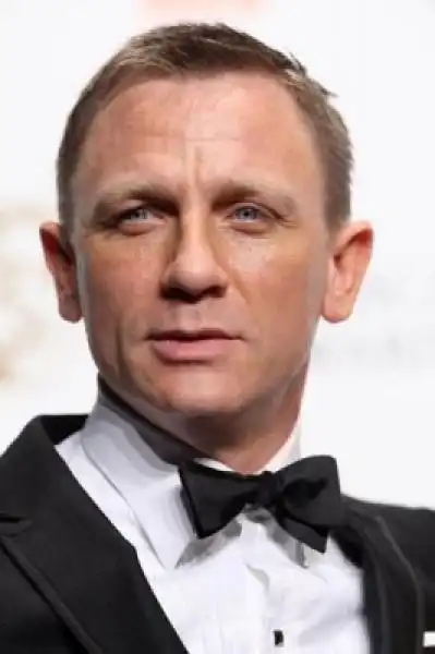 DANIEL CRAIG