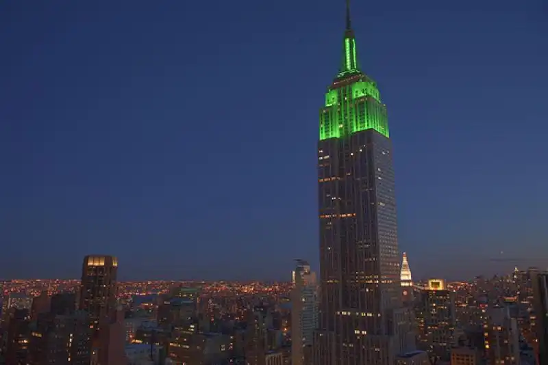 EMPIRE STATE BUILDING ILLUMINATO