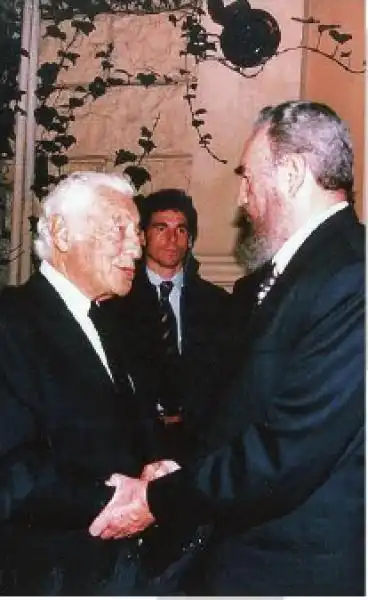 GIANNI AGNELLI E FIDEL CASTRO 