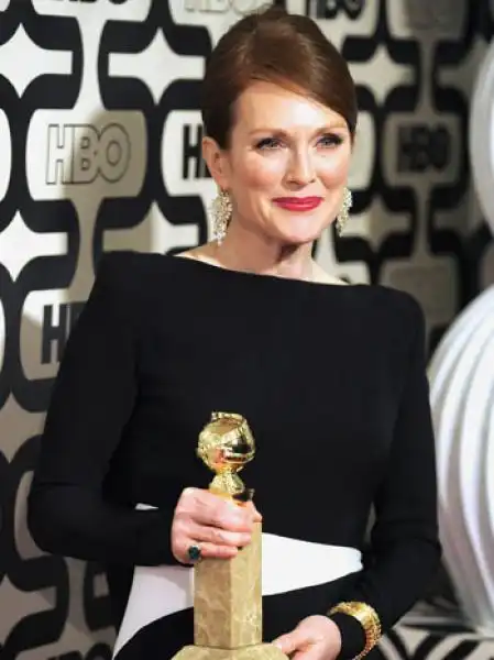 Julianne Moore GOLDEN GLOBE jpeg