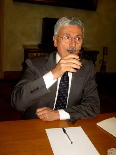 MASSIMO D ALEMA FOTO ANDREA ARRIGA 