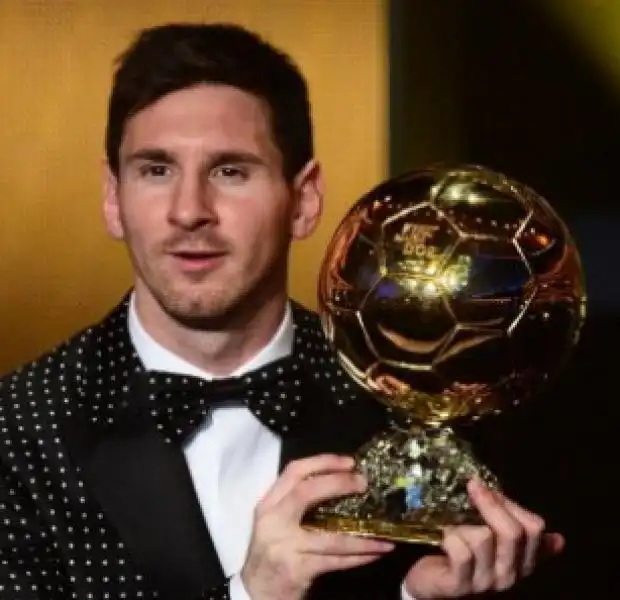 LEO MESSI CON IL SUO QUARTO PALLONE D'ORO