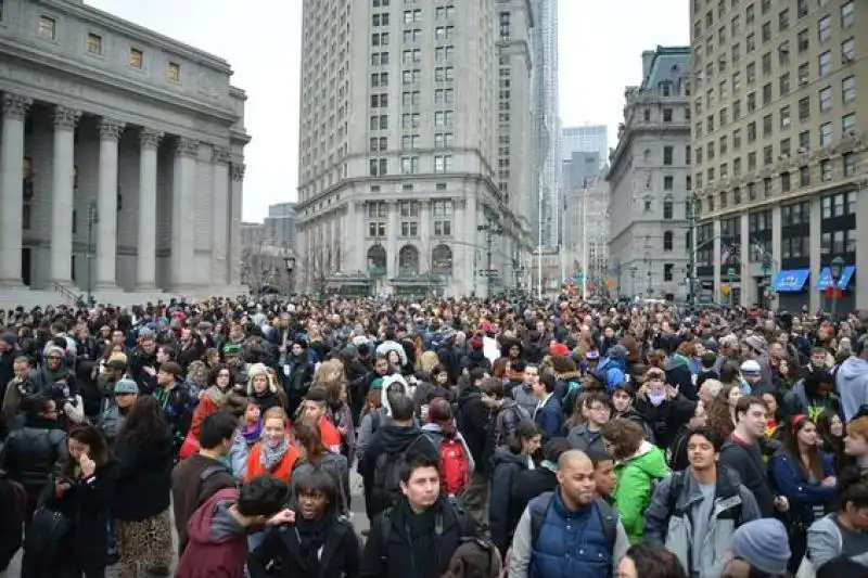 IN MUTANDE NELLA METRO DI NY 