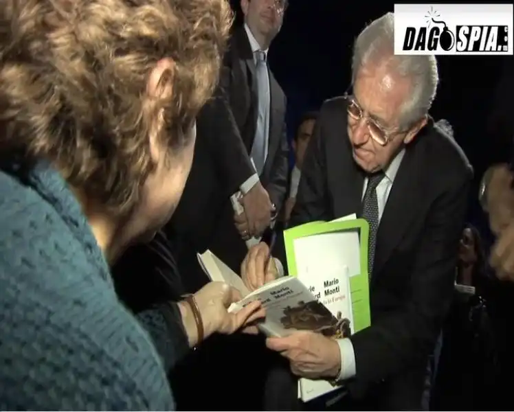 PRESENTAZIONE DEL LIBRO LA DEMOCRAZIA IN EUROPA DI MARIO MONTI E SYLVIE GOULARD MARIO MONTI FIRMA AUTOGRAFI 