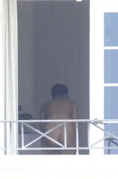 RIHANNA NUDA