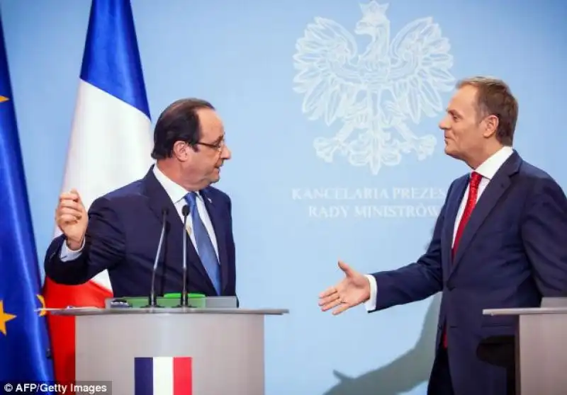 aHollande E IKL PREMIER POLACCO TUSK rticle A A B x 