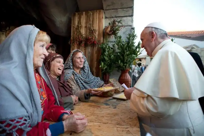 BERGOGLIO AL PRESEPE VIVENTE 