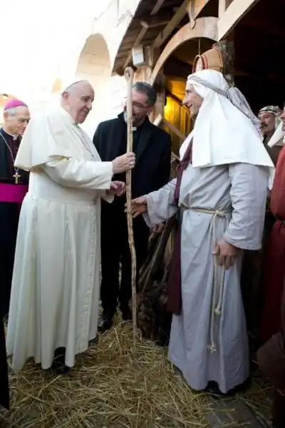 BERGOGLIO AL PRESEPE VIVENTE 