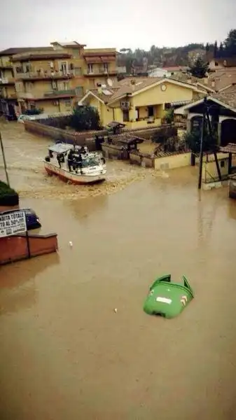 VIA DI CASAL SELCE A ROMA FOTO DA ROMAFASCHIFO 