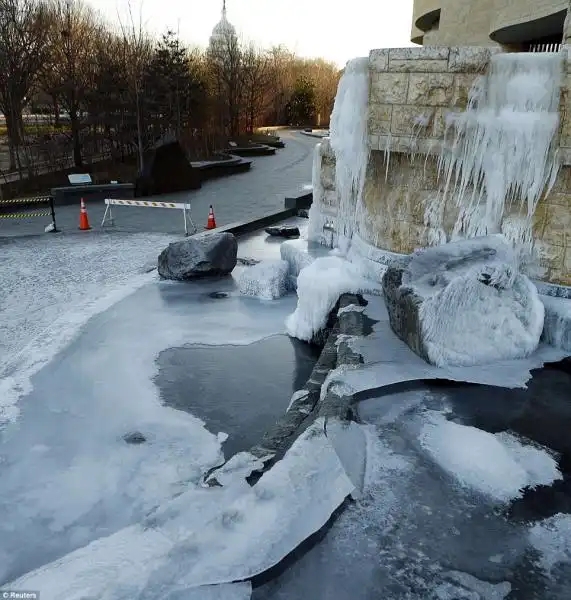 Cascata stalattite fuori dal National Museum Of The American Indian a Washington 