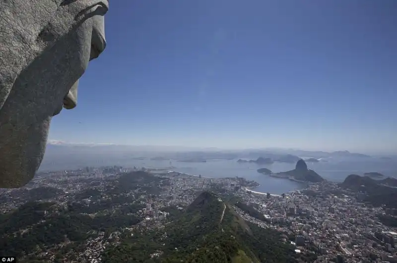 Il Cristo domina Rio De Janeiro 