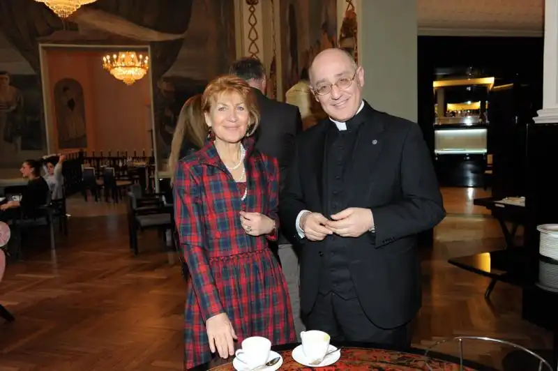 Daniela Anessi e Mons Luigi Casolini 