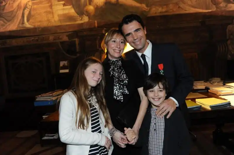 Emanuela e Sandro Gozi con i figli 