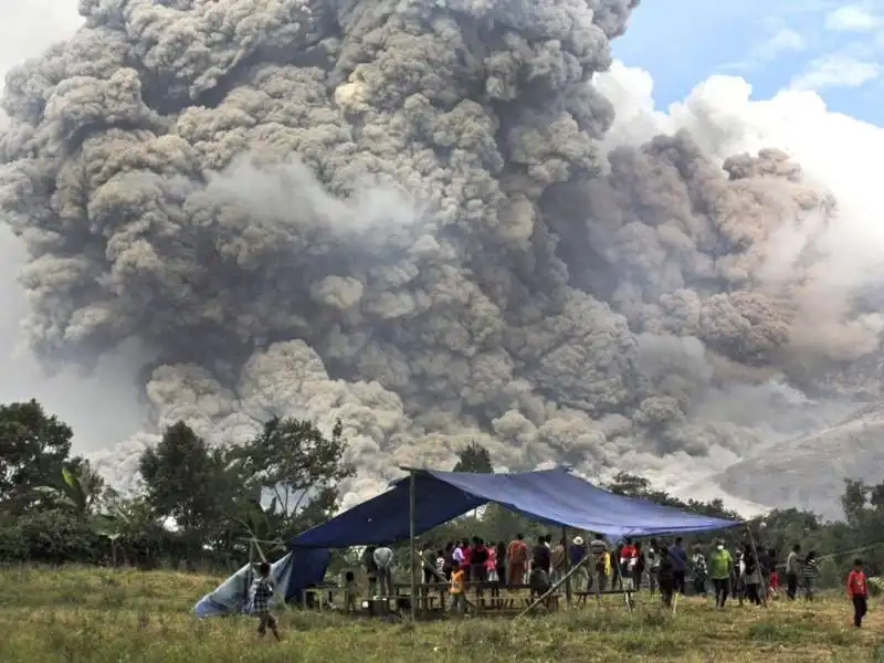 Eruzione del vulcano a Sumatra 