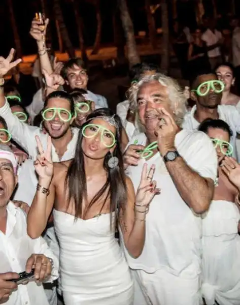 FLAVIO BRIATORE ELISABETTA GREGORACI A CAPODANNO