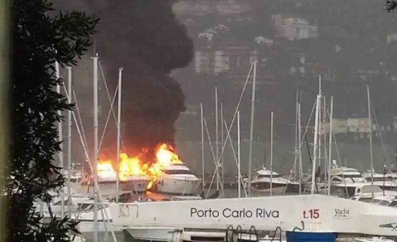 INCENDIO NEL PORTO DI RAPALLO A FUOCO GLI YACHT DI LIGRESTI E SEMPIO 