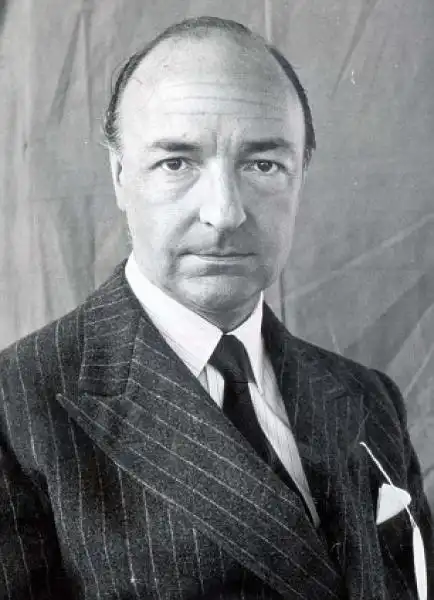 John Profumo allora Ministro della Guerra 