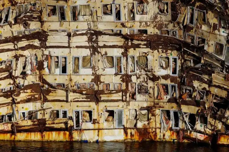 Il parbuckling della Costa Concordia 