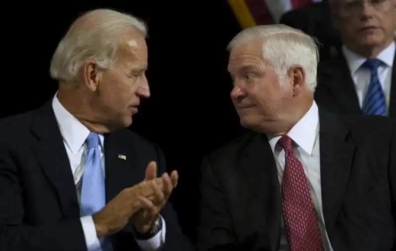 ROBERT GATES E JOE BIDEN 