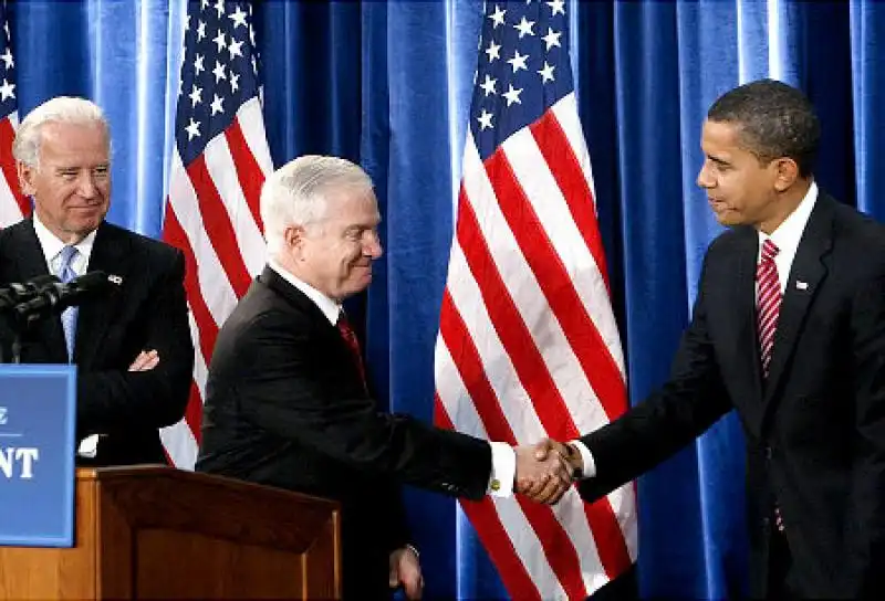 ROBERT GATES CON OBAMA E JOE BIDEN 