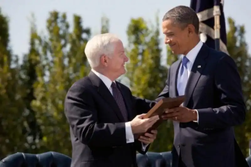 ROBERT GATES CON OBAMA 