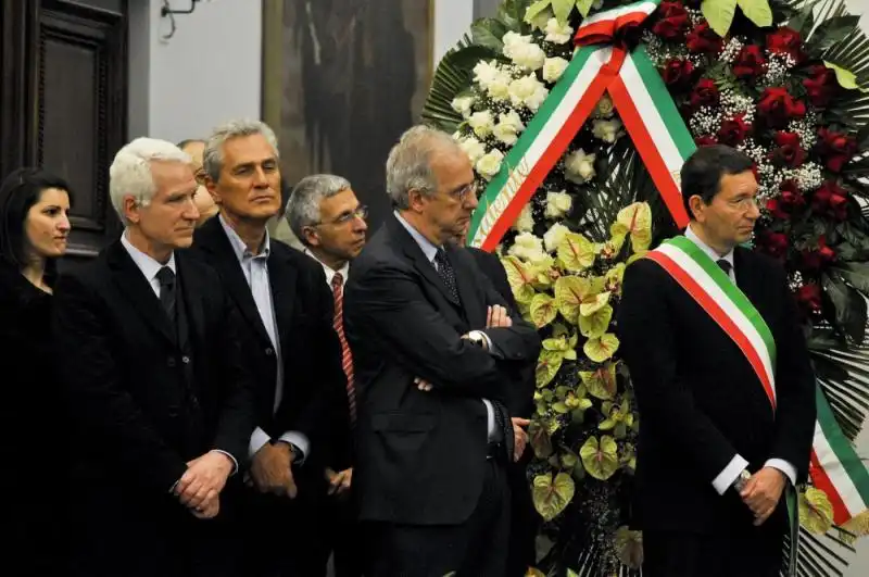 I TRE SINDACI RUTELLI VELTRONI MARINO AL FUNERALE LAICO DI ARNOLDO FOA FOTO LAPRESSE 