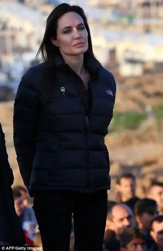 angelina jolie incontra le vittime dell'isis 3