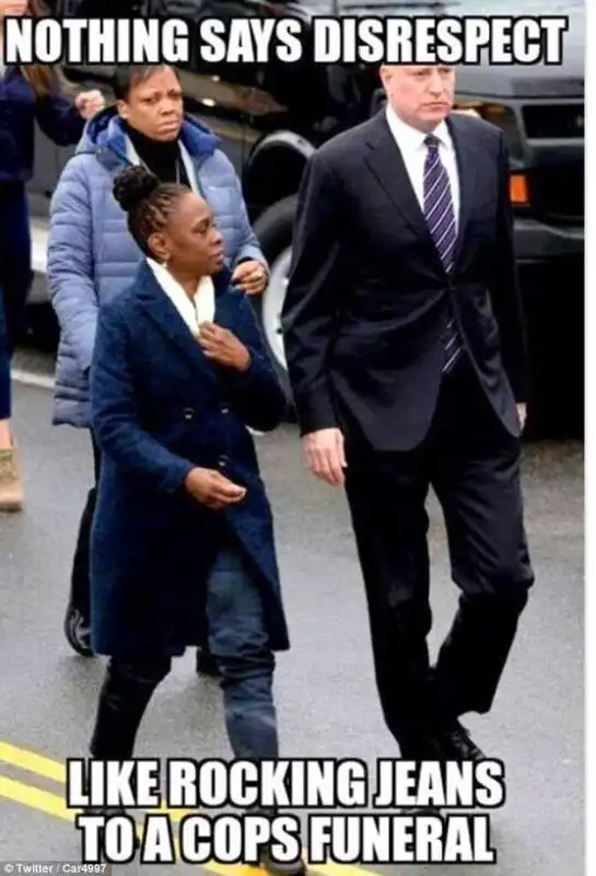 Bill  de Blasio e la moglie Chirlane McCray arrivano ai funerali 