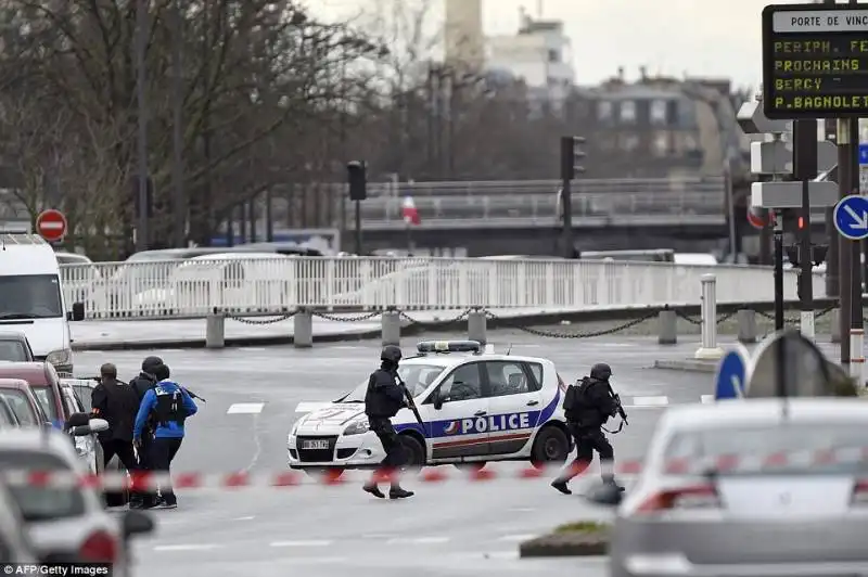 caccia ai terroristi in francia 3