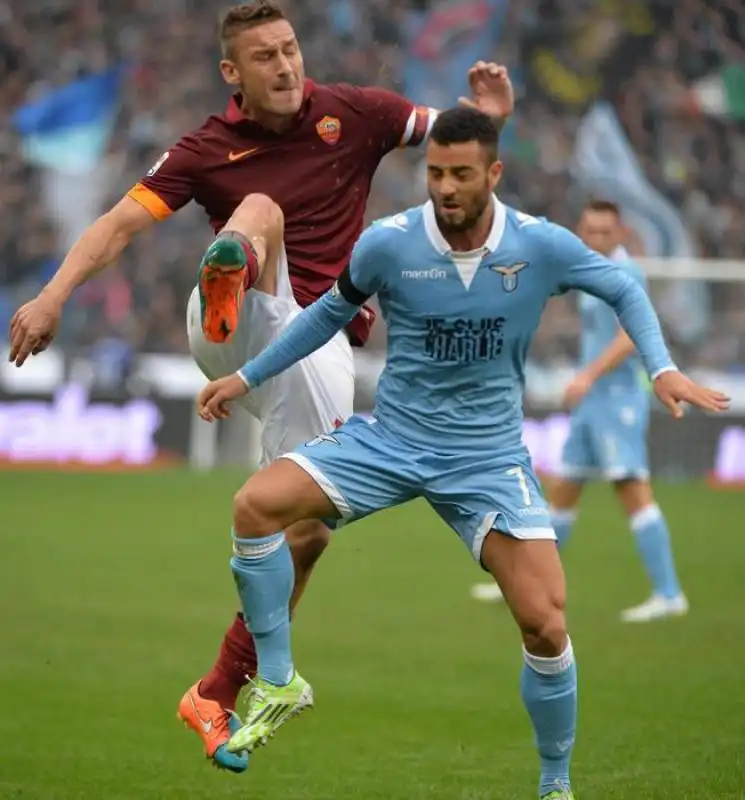 derby roma lazio   francesco totti e felipe anderson  2