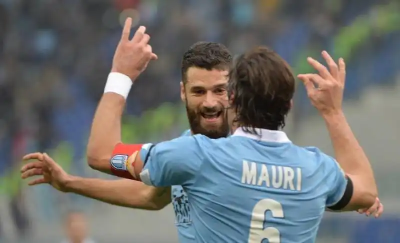 derby roma lazio   mauri e candreva  14