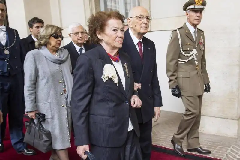 giorgio e clio napolitano lasciano il quirinale  2