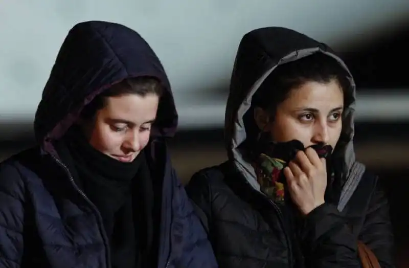 greta e vanessa atterrano a roma  9