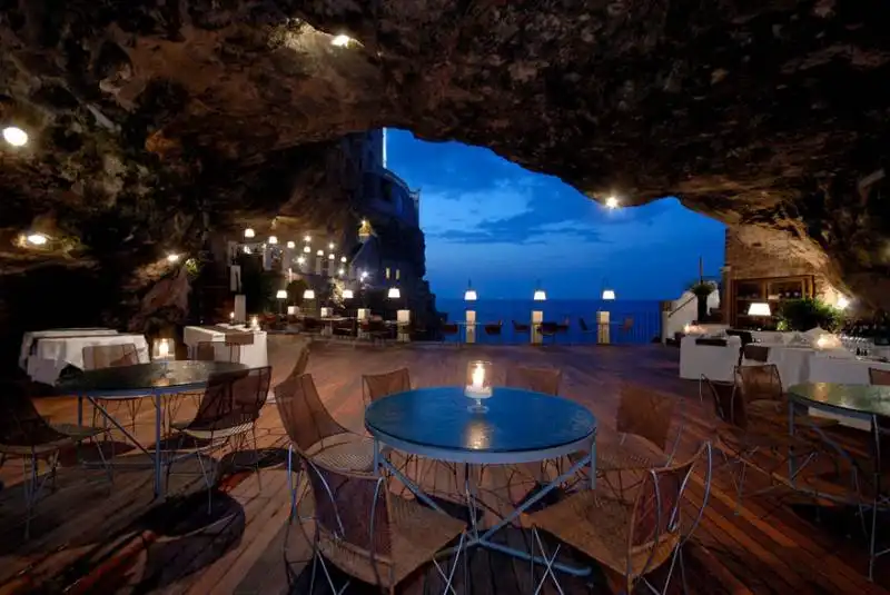 hotel ristorante grotta palazzese polignano a mare, italia