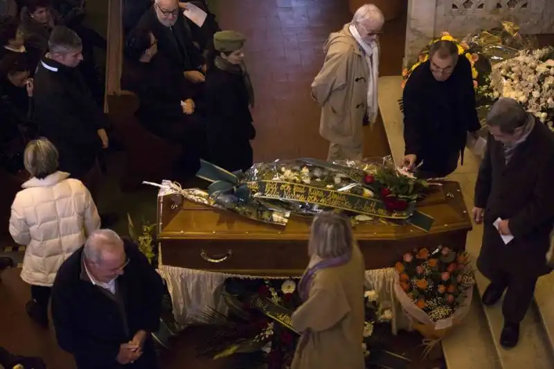 il funerale di anita ekberg  20