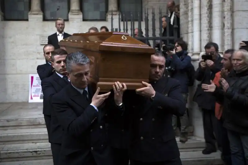 il funerale di anita ekberg  30