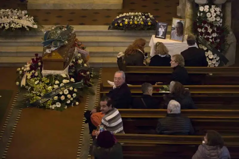 il funerale di anita ekberg  7