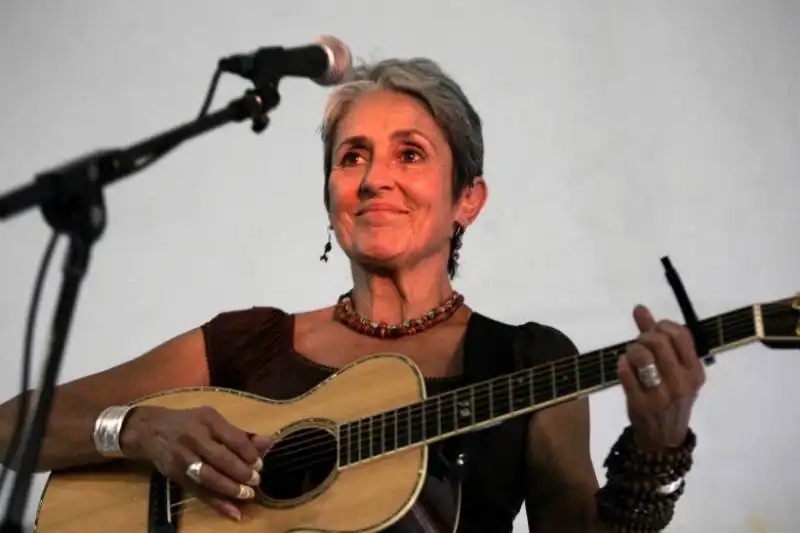 JOAN BAEZ