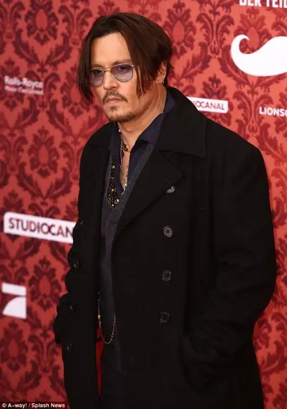 johnny depp presenta mordecai a berlino