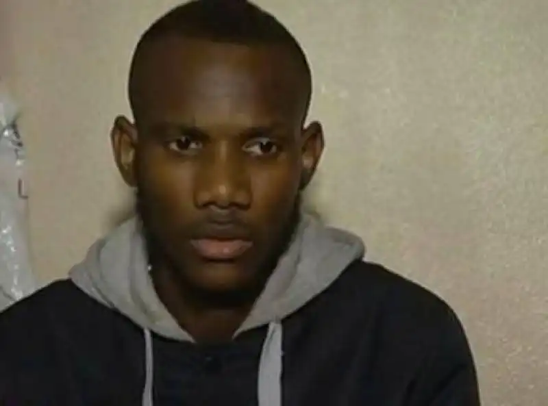 Lassana Bathily che ha salvato gli ostaggi nel supermercato kosher di parigi