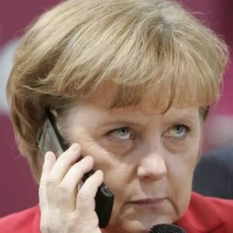 merkel al telefono