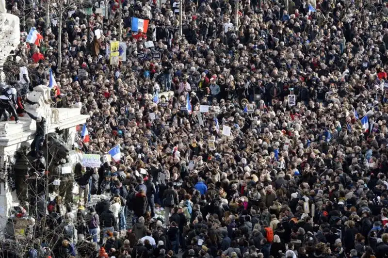 parigi   manifestazione per charlie hebdo e la liberta' di espressione  23