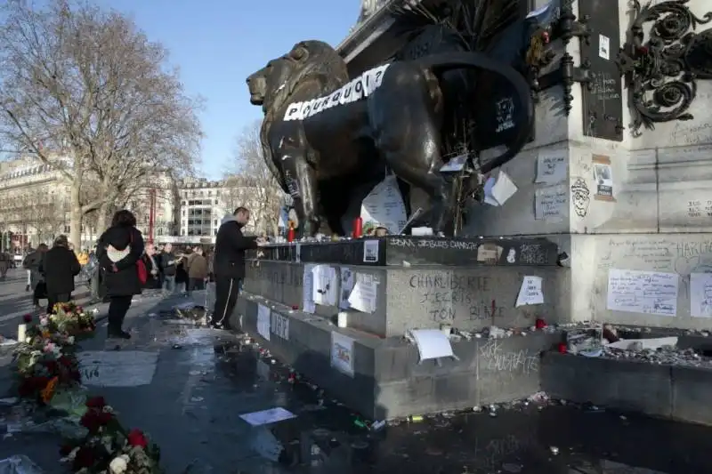 parigi   manifestazione per charlie hebdo e la liberta' di espressione  8