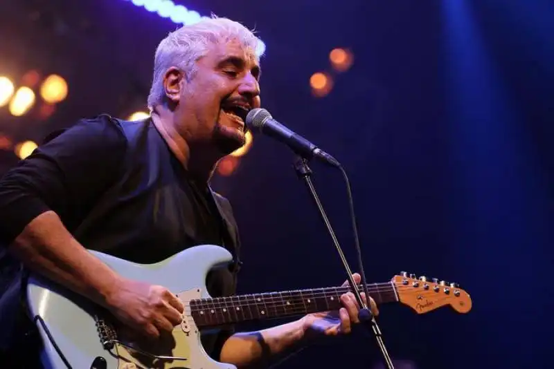 pino daniele 4fdb9b9f25b31719c467bb53b779f904