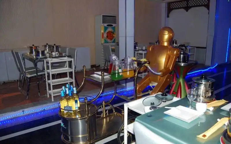 ristorante robot in cina